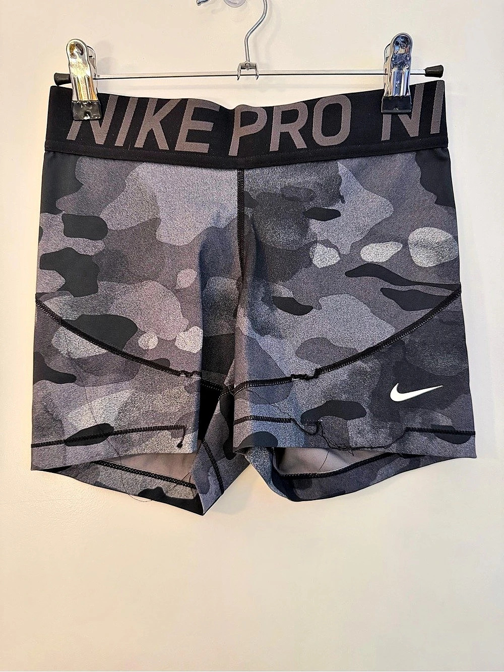 Nike Pro Dri-FIT Camo Compression Shorts in Gray & Black